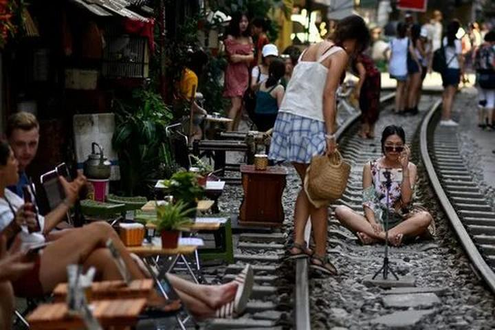 Khám phá Thế giới, Kiếm Tiền Từ Vlog: Hotspot Matrix - Người Bạn Đồng Hành